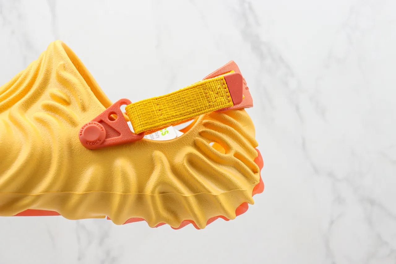 Crocs Echo Clog Jaune et Coral Sabot en mousse moulé 7