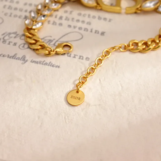 Dior 30 Montaigne Prestige Bracelet en Cristal Doré 4