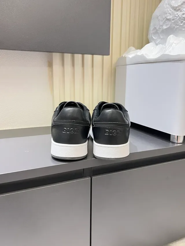 Dior B23 Black Leather Dior Oblique Panel Lifestyle Sneakers 2