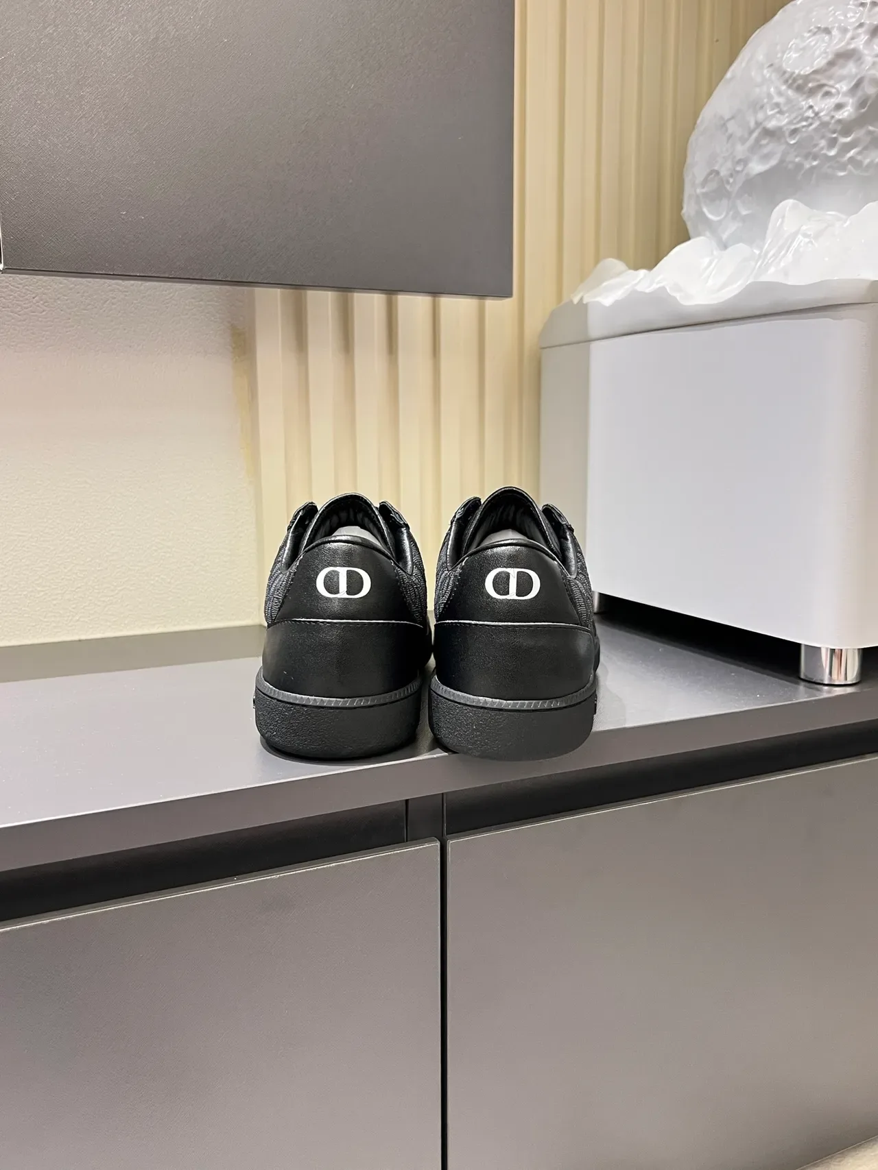 Dior B23 Sneakers lifestyle preto com monograma textil couro overlays 2
