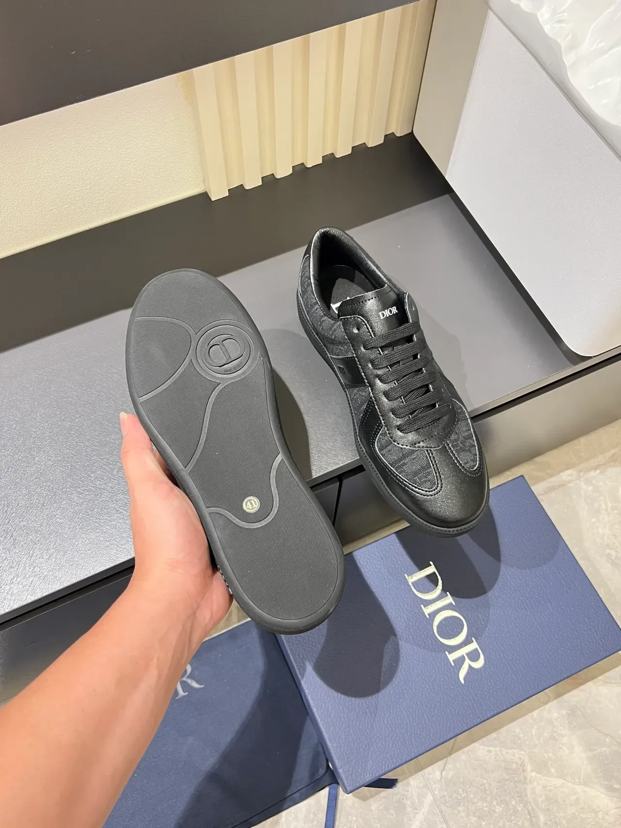 Dior B23 Sneakers lifestyle preto com monograma textil couro overlays 3