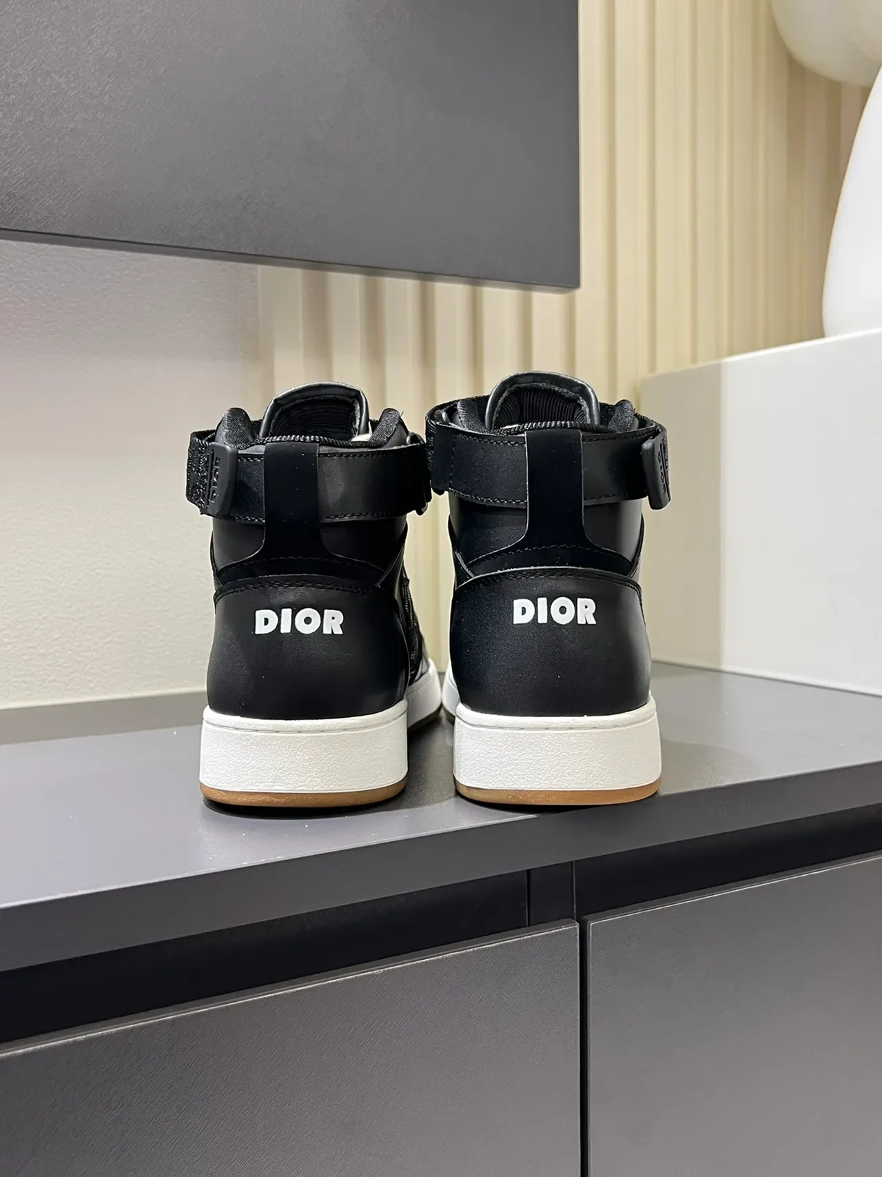Dior B23 Tênis lifestyle pretos com jacquard oblicuo 2