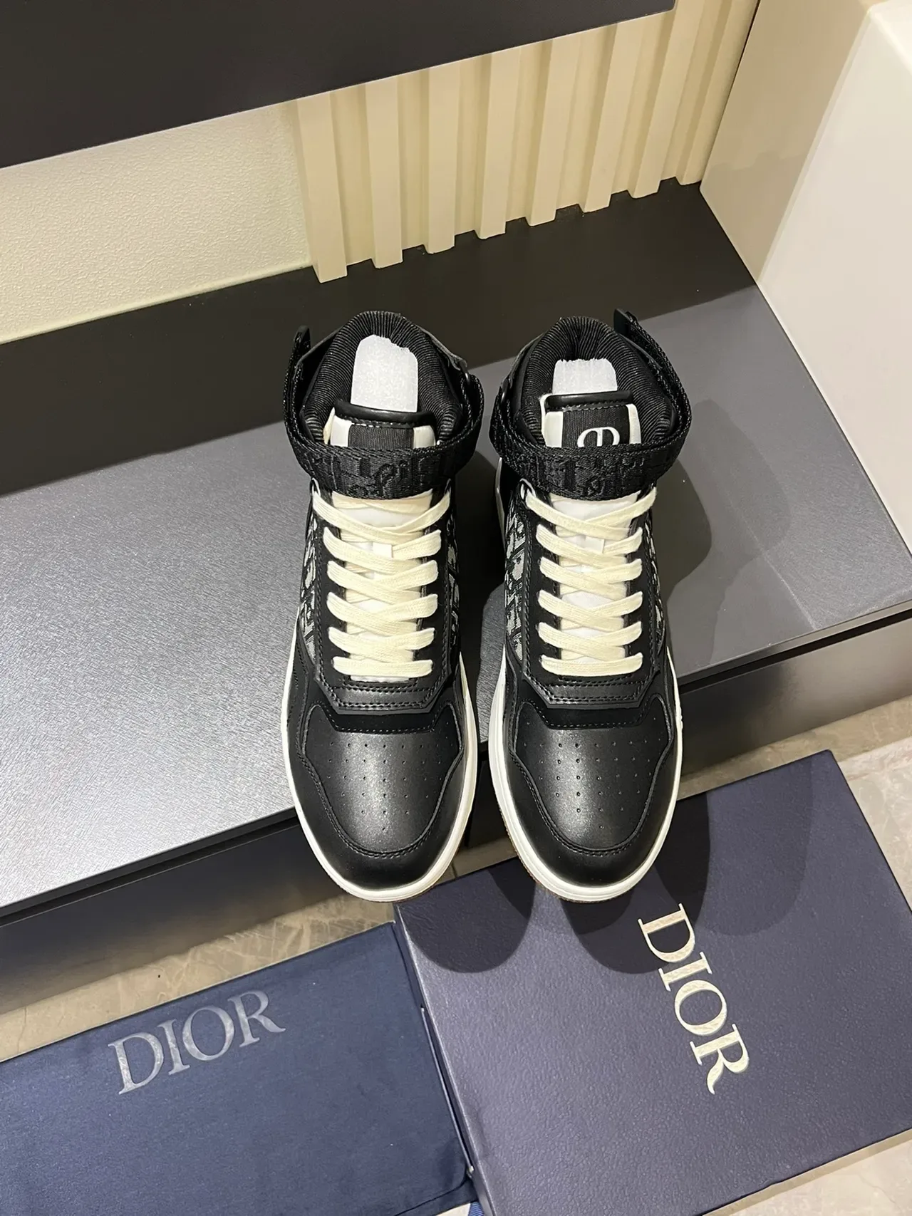 Dior B23 Tênis lifestyle pretos com jacquard oblicuo 5
