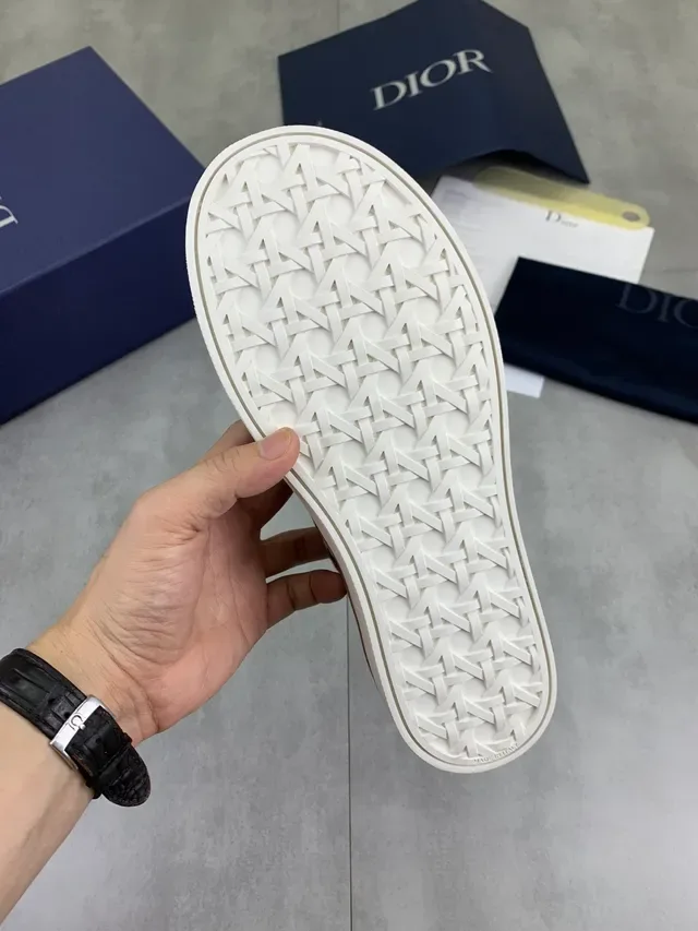 Dior B23 Brown Beige Oblique Monogram Jacquard Canvas Low-Top Lace-Up Silhouette Lifestyle Sneakers 3