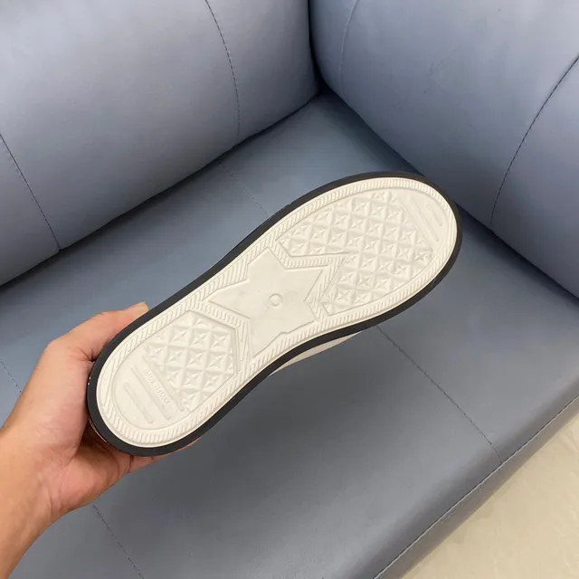Dior B23 Graphic-Print Canvas Low-Top Sneakers 9
