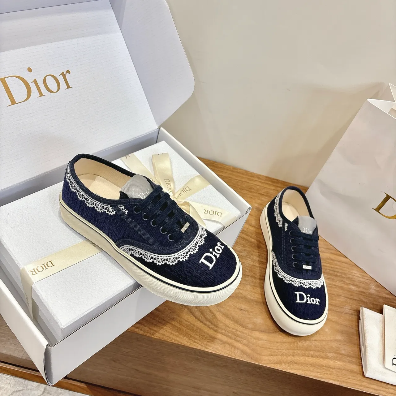 Dior B23 Chaussures de skateboard Navy en velours côtelé à lacets 5