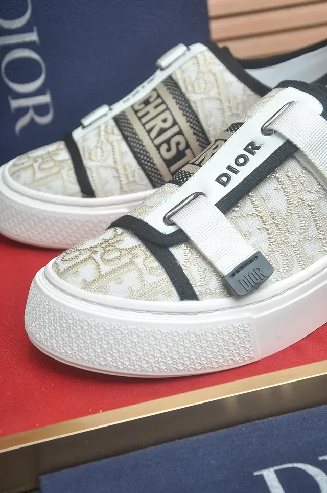 Dior B23 Sneakers lifestyle à sangle de jacquard couleur Off-White 2