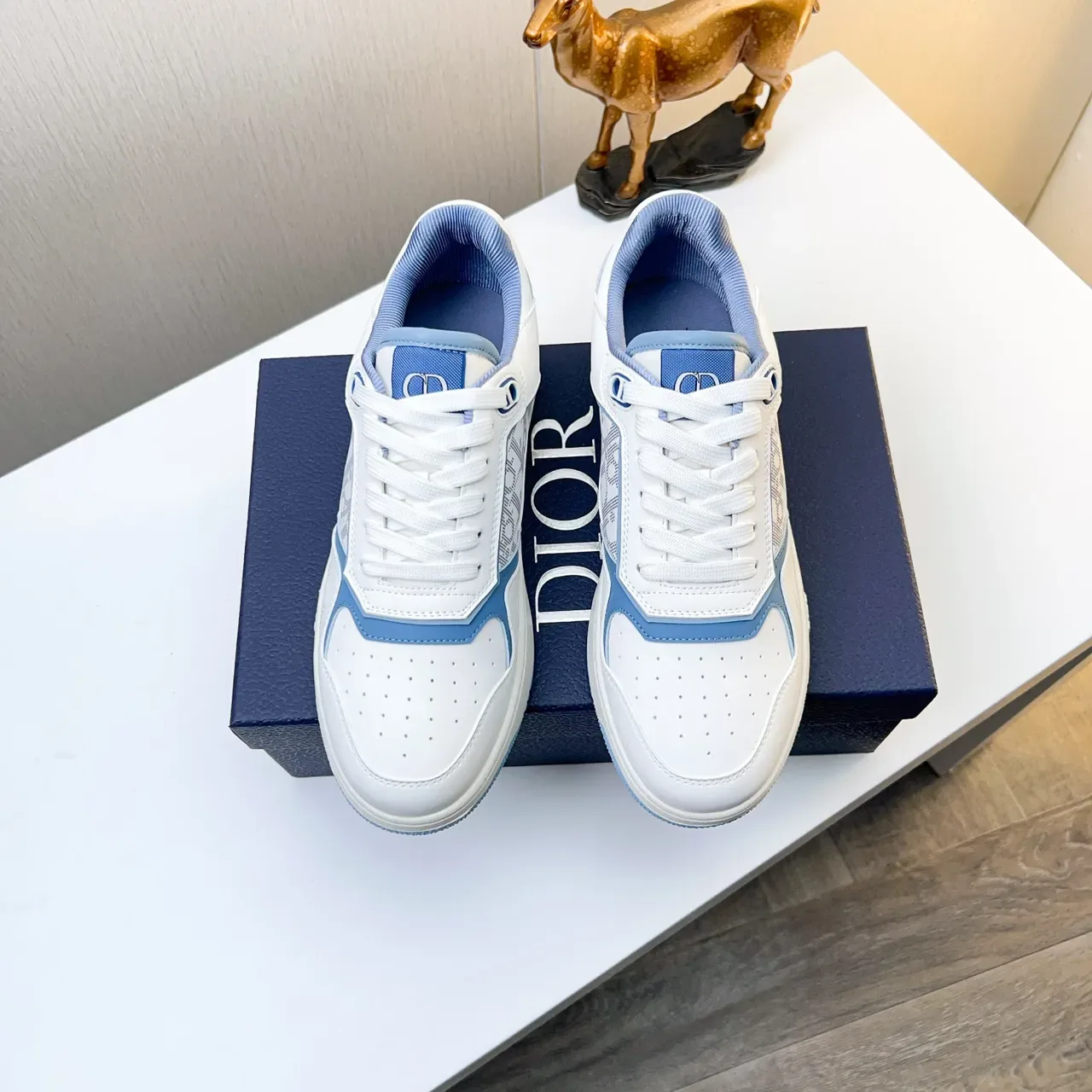 Dior B23 Tênis Lifestyle Branco e Azul Claro Monogram 2