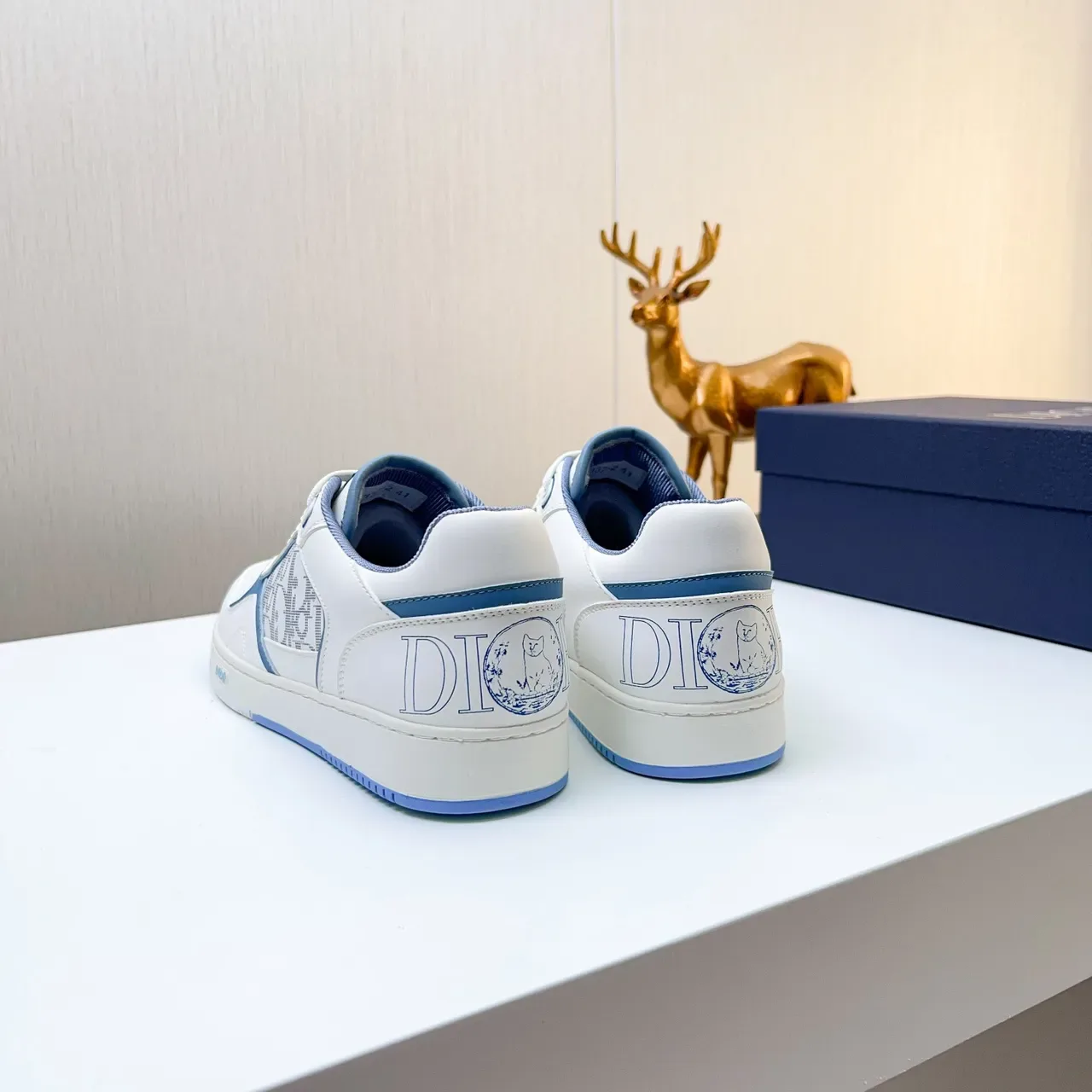 Dior B23 Tênis Lifestyle Branco e Azul Claro Monogram 4