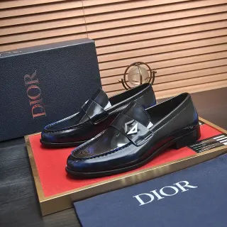 Dior काला नीला उच्च चमकदार पेटेंट चमड़ा धातु अनुप्रस्थ लॉगो बकल लोफर