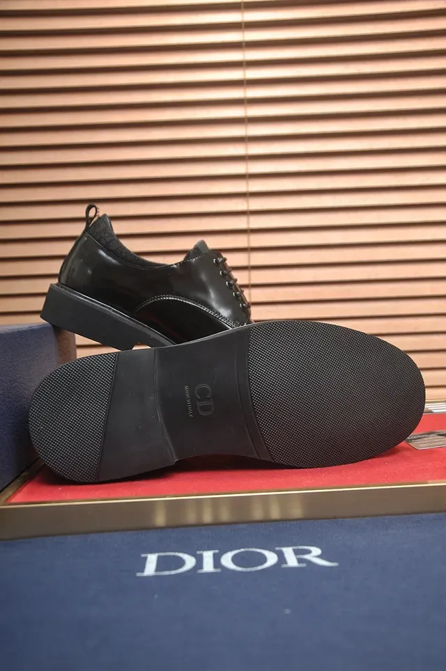 Dior Zapatos Oxford de cuero patentado negro brillante punta con tapa 3