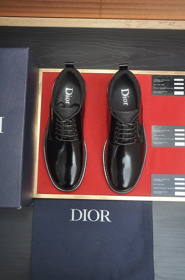 Dior Zapatos Oxford de cuero patentado negro brillante punta con tapa 5