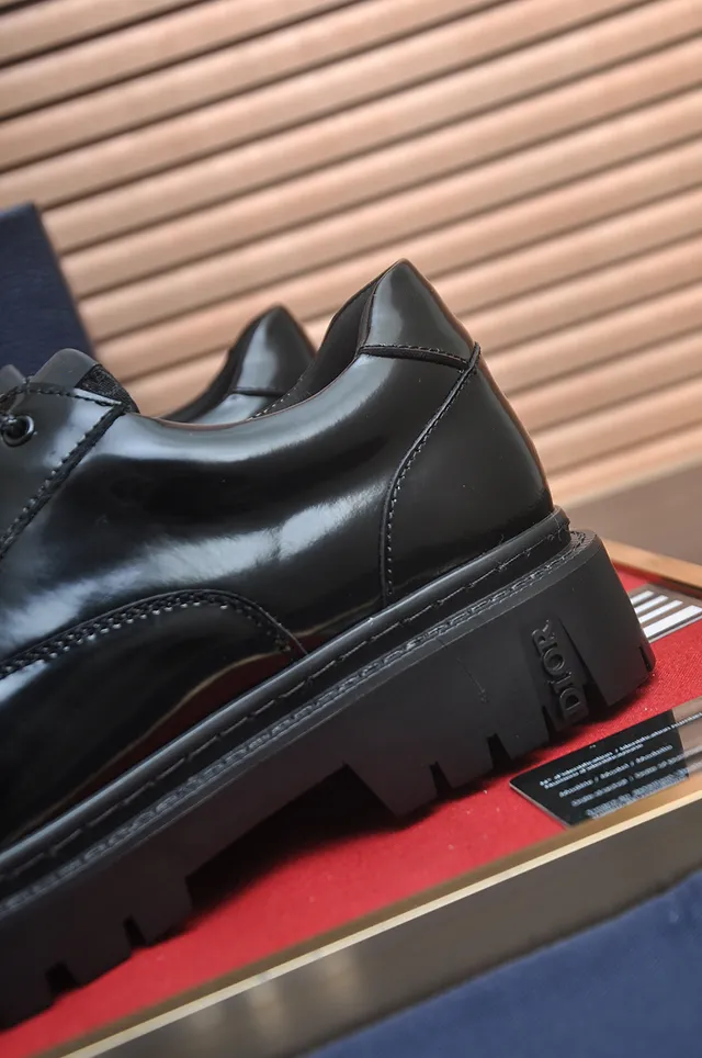 Dior Chaussures Oxford en Cuir Patent Noir Brillant avec Semelle Chunky Lug 2