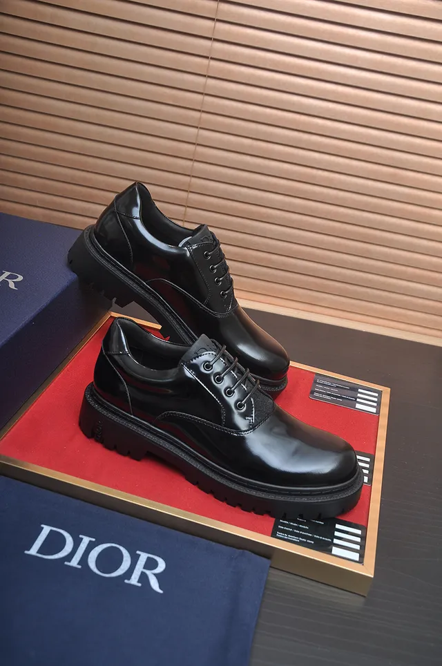 Dior Chaussures Oxford en Cuir Patent Noir Brillant avec Semelle Chunky Lug 4