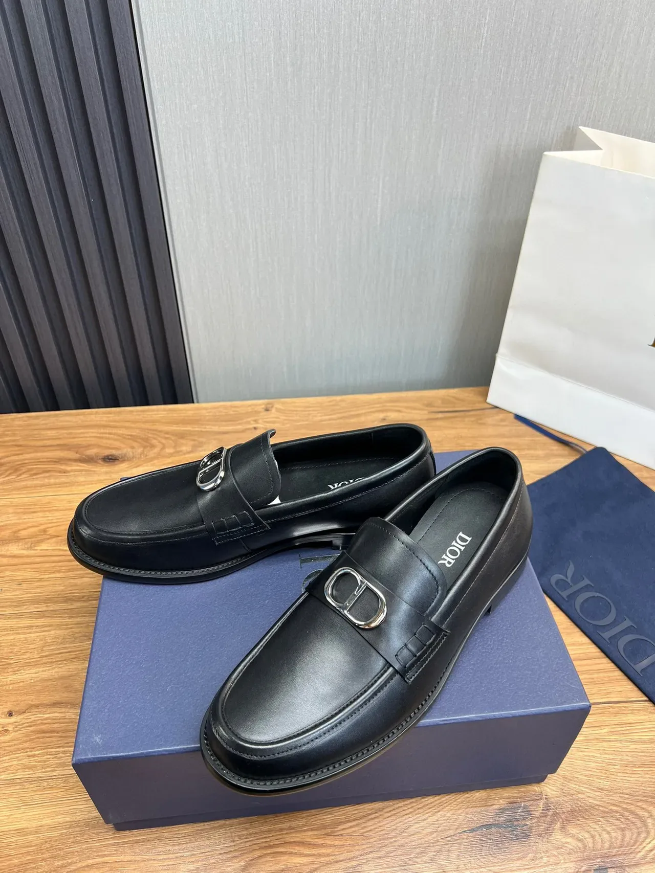 Dior Black Silver Leather D-Shaped Metal Buckle Loafer 3