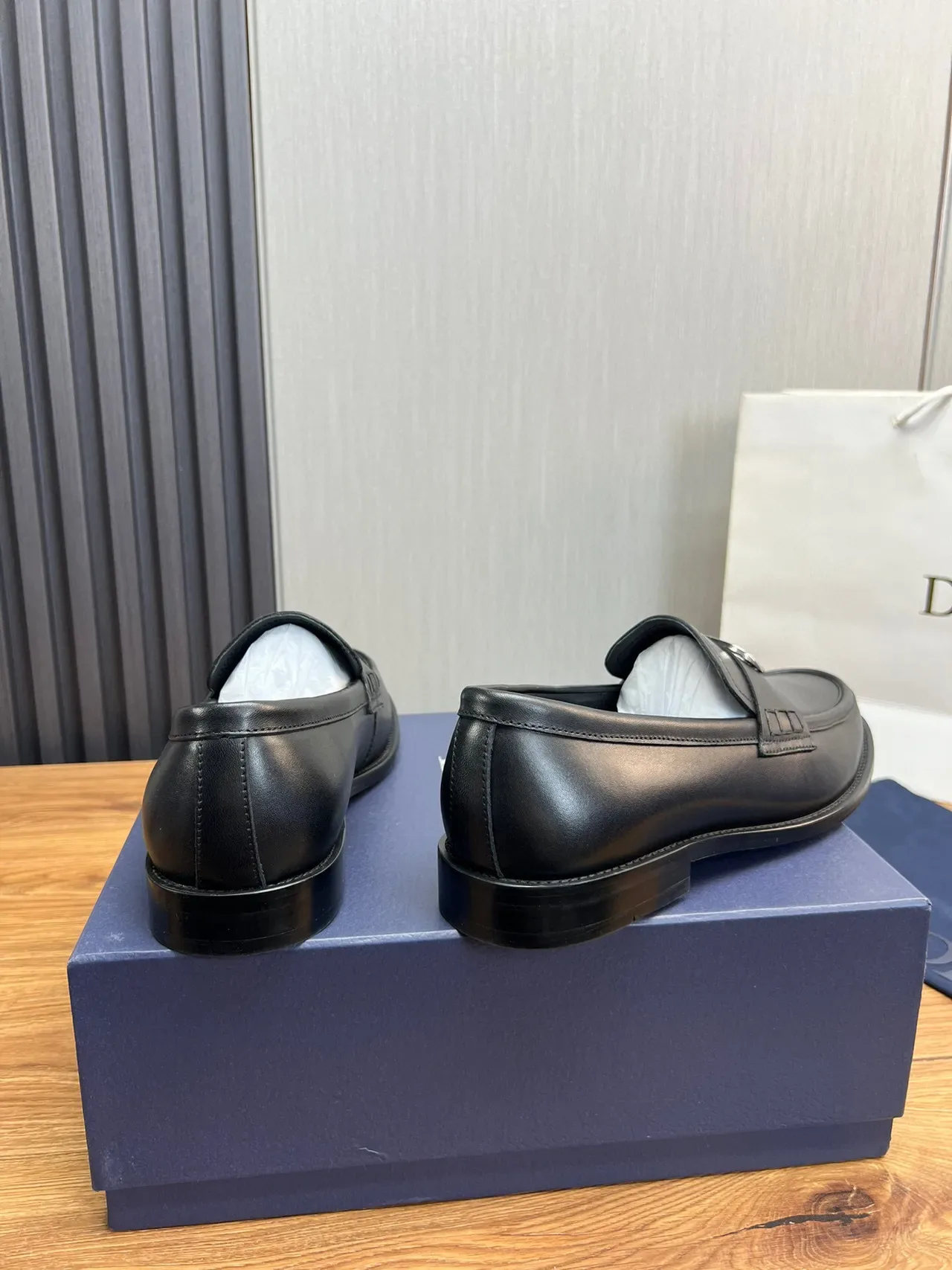 Dior Black Silver Leather D-Shaped Metal Buckle Loafer 4