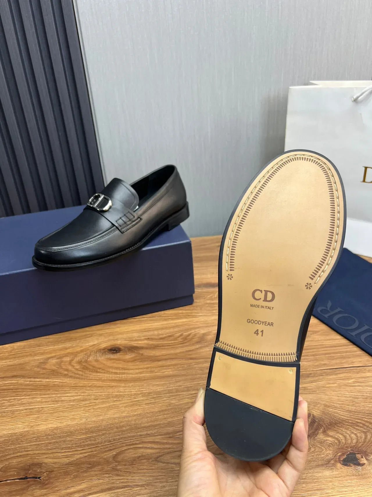 Dior Black Silver Leather D-Shaped Metal Buckle Loafer 8
