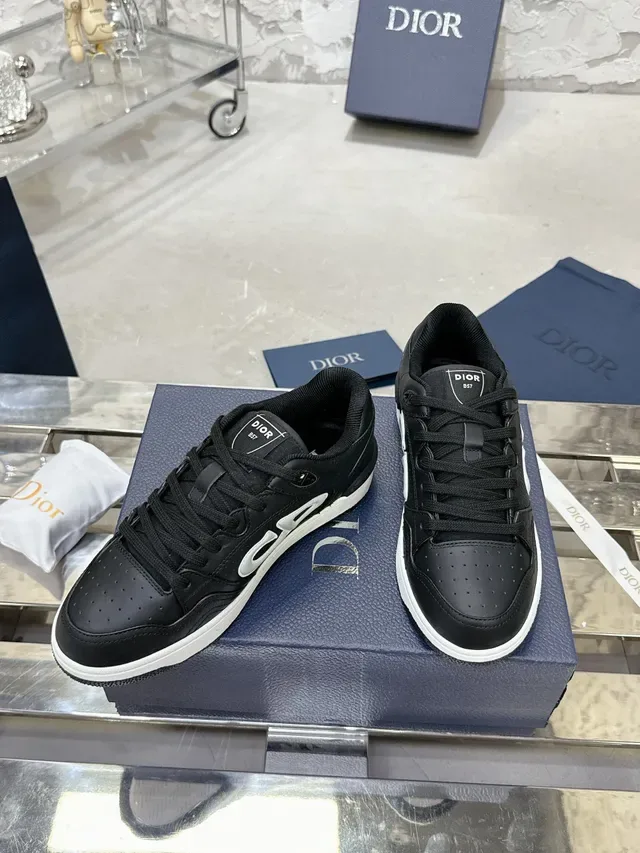 Dior sneakers lifestyle noir blanc cuir empeigne midsole contrasté 3