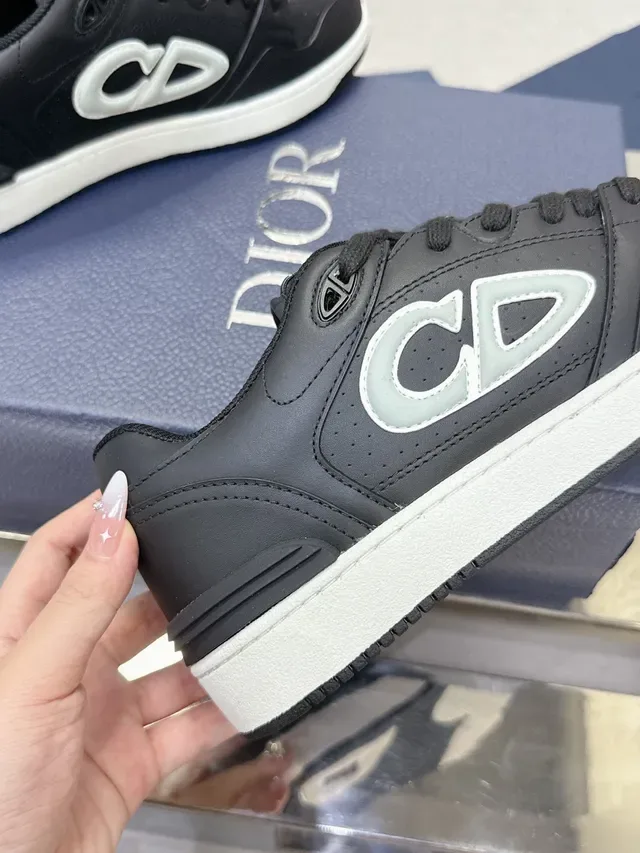 Dior sneakers lifestyle noir blanc cuir empeigne midsole contrasté 5