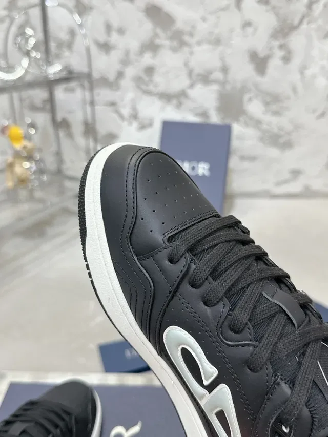 Dior sneakers lifestyle noir blanc cuir empeigne midsole contrasté 6