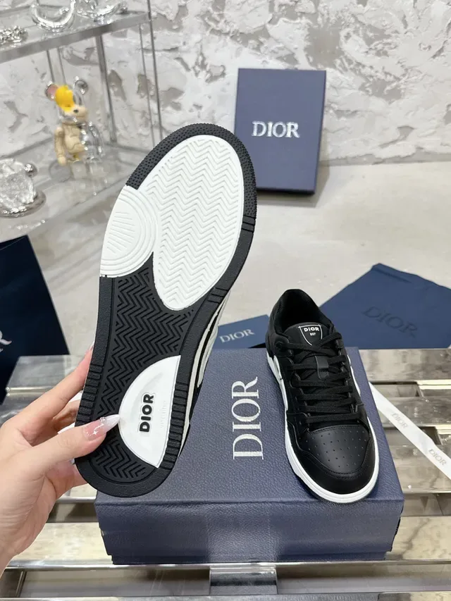 Dior sneakers lifestyle noir blanc cuir empeigne midsole contrasté 9