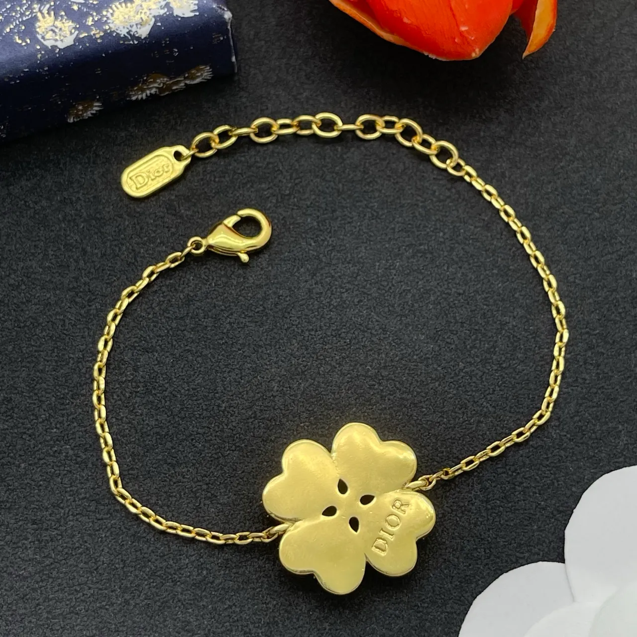 Dior Gold Beige Chain Four-Petal Heart Floral Pendant Bracelet 4