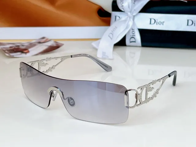 Dior Gold Brown Shield-Style Rimless Sunglasses 9