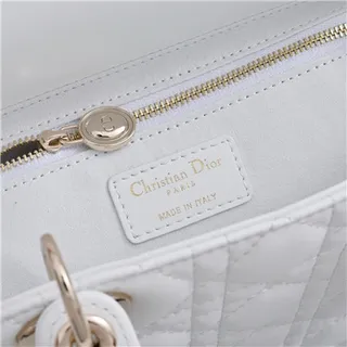 Dior Lady Dior Sac tote beige cannage matelassé à anses supérieures 2