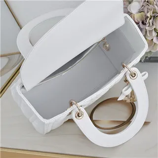 Dior Lady Dior Sac tote beige cannage matelassé à anses supérieures 3