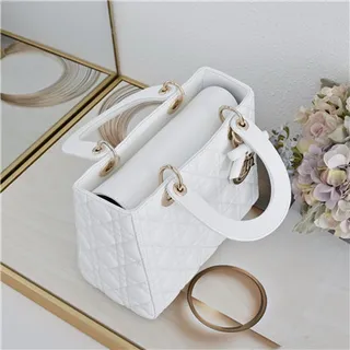 Dior Lady Dior Sac tote beige cannage matelassé à anses supérieures 4