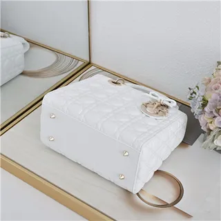 Dior Lady Dior Sac tote beige cannage matelassé à anses supérieures 5
