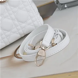 Dior Lady Dior Sac tote beige cannage matelassé à anses supérieures 6