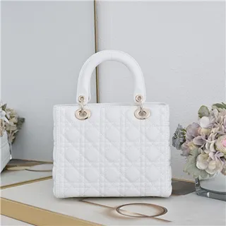 Dior Lady Dior Sac tote beige cannage matelassé à anses supérieures 7