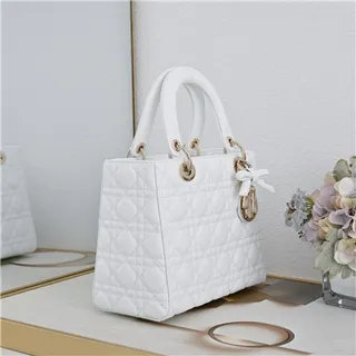 Dior Lady Dior Sac tote beige cannage matelassé à anses supérieures 8