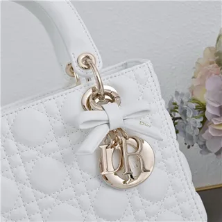 Dior Lady Dior Sac tote beige cannage matelassé à anses supérieures 9