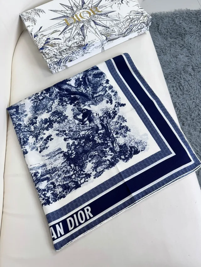 Dior أزرق بحري وكريمي طباعة الفيل وشاح حريري 5