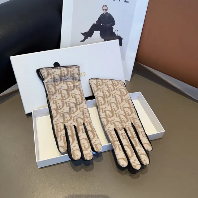 Dior Oblique Monogram Beige and Black Leather Gloves 6