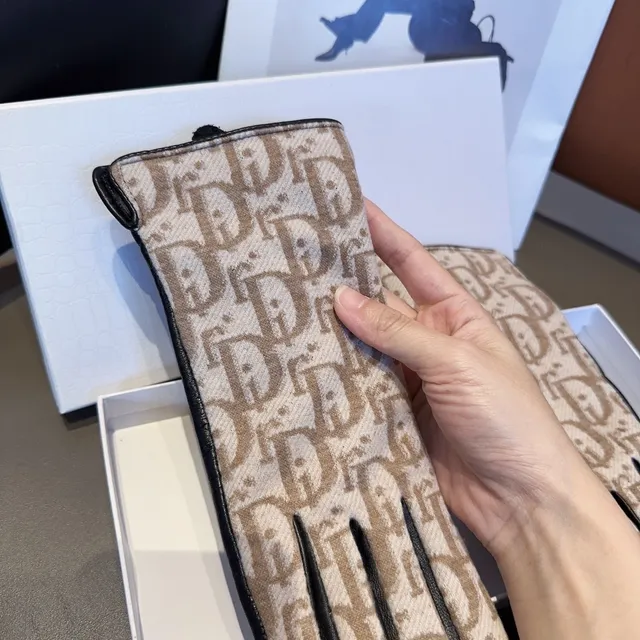 Dior Oblique Monogram Beige and Black Leather Gloves 9
