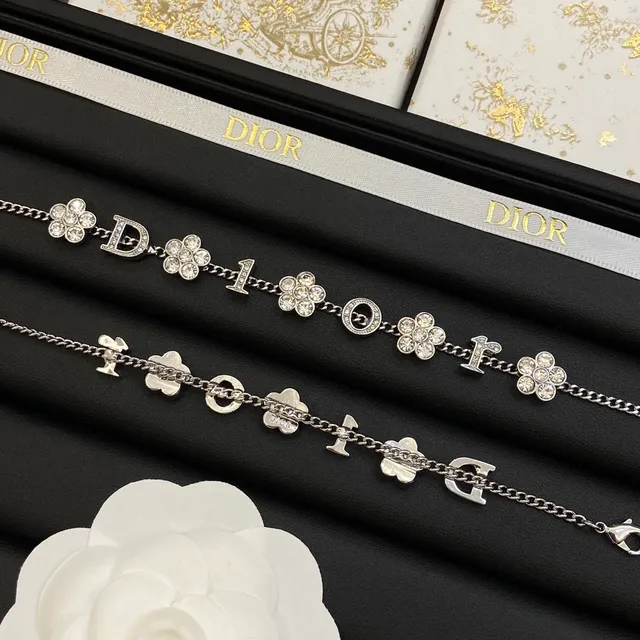 Collier Dior Chaîne Curb Argent Blanc Pave Cristal Fleurs de Camélia 2