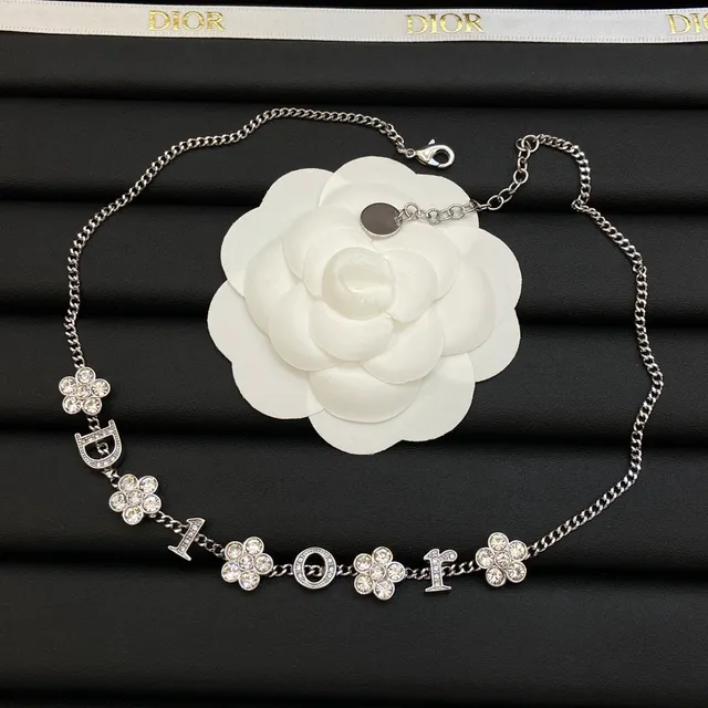 Collier Dior Chaîne Curb Argent Blanc Pave Cristal Fleurs de Camélia 4