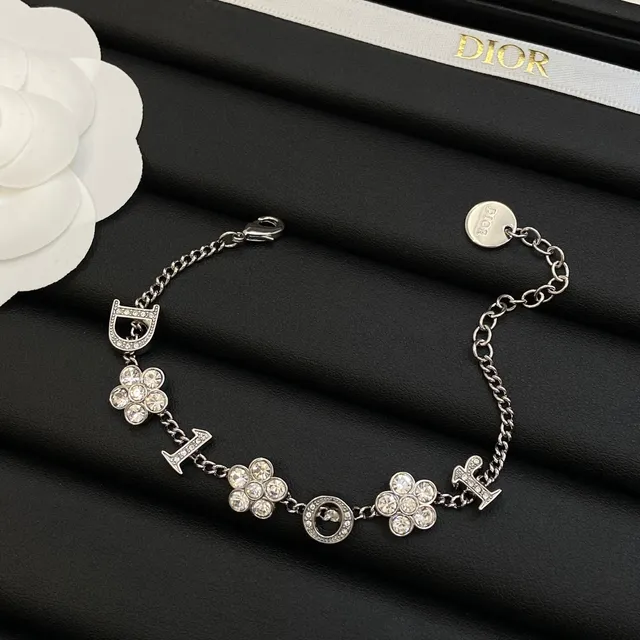 Collier Dior Chaîne Curb Argent Blanc Pave Cristal Fleurs de Camélia 5