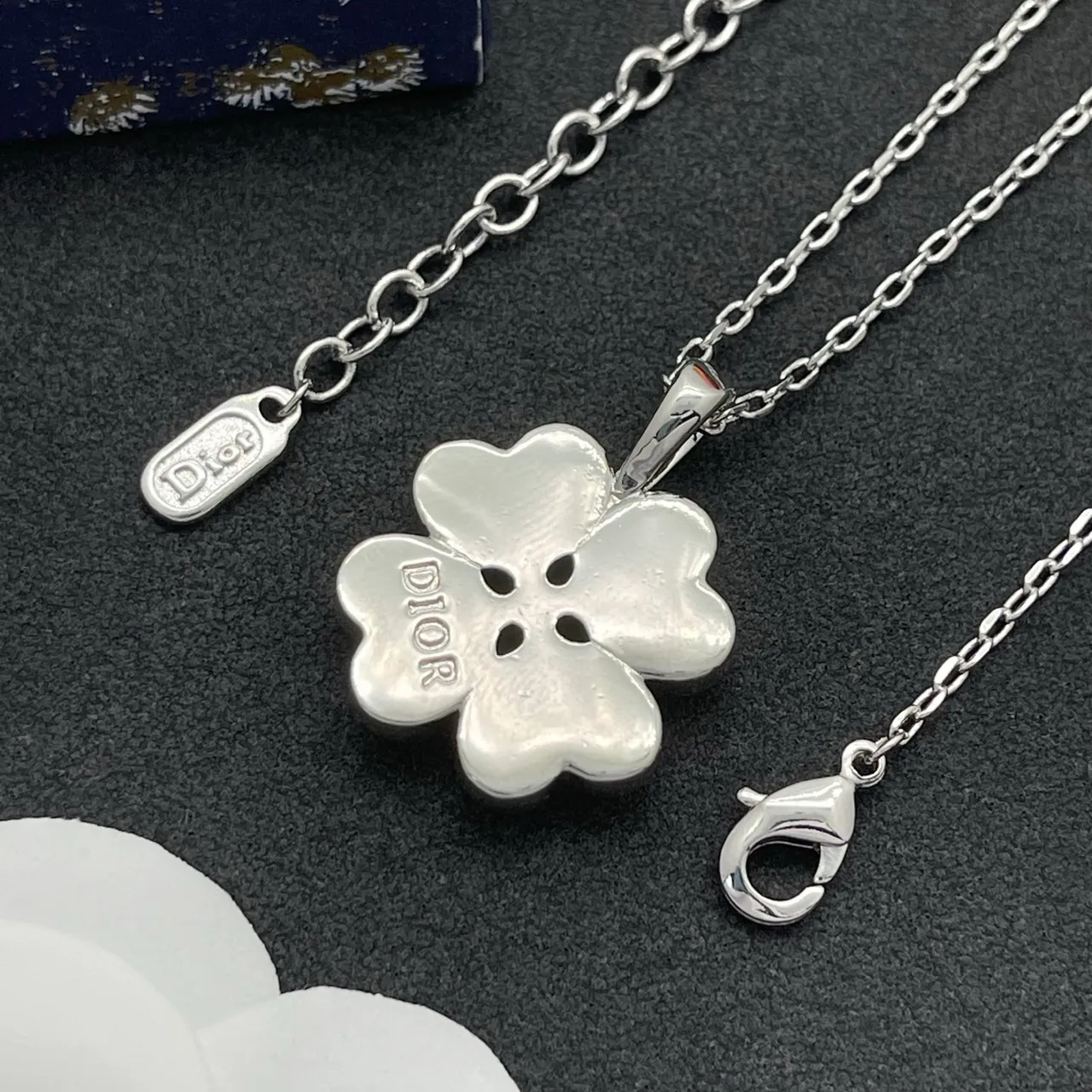 Dior Silver White Four-Leaf Clover Pendant Heart-Shaped Petals Necklace 3