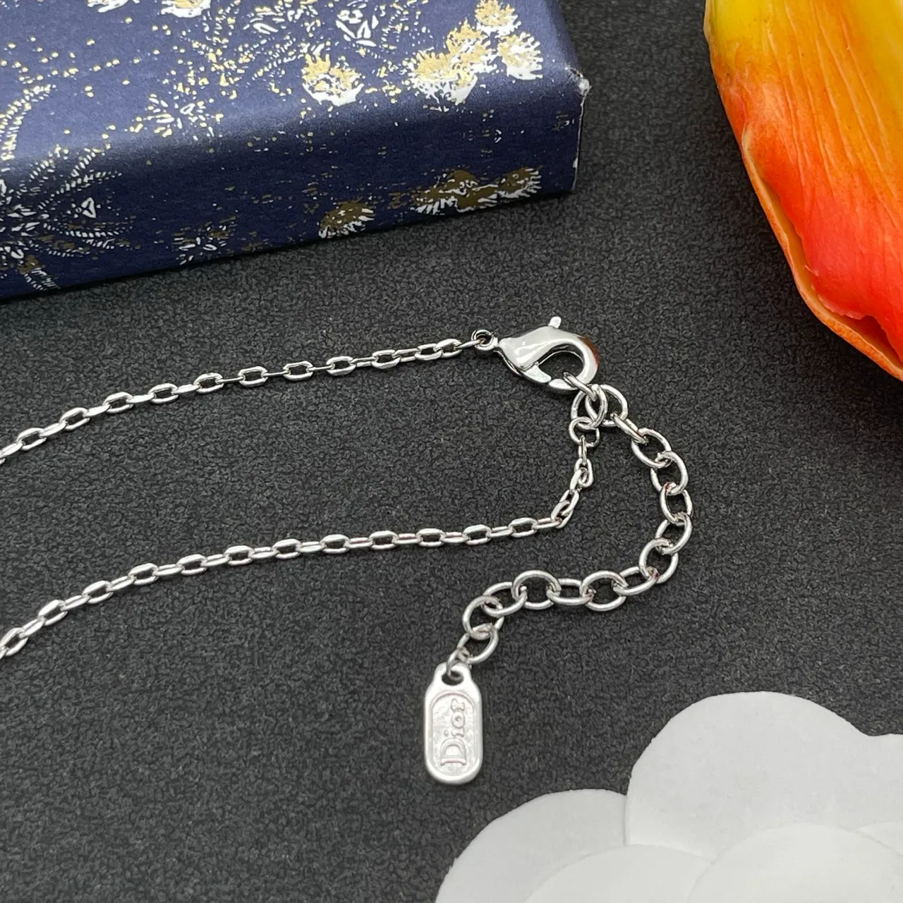 Dior Silver White Four-Leaf Clover Pendant Heart-Shaped Petals Necklace 5