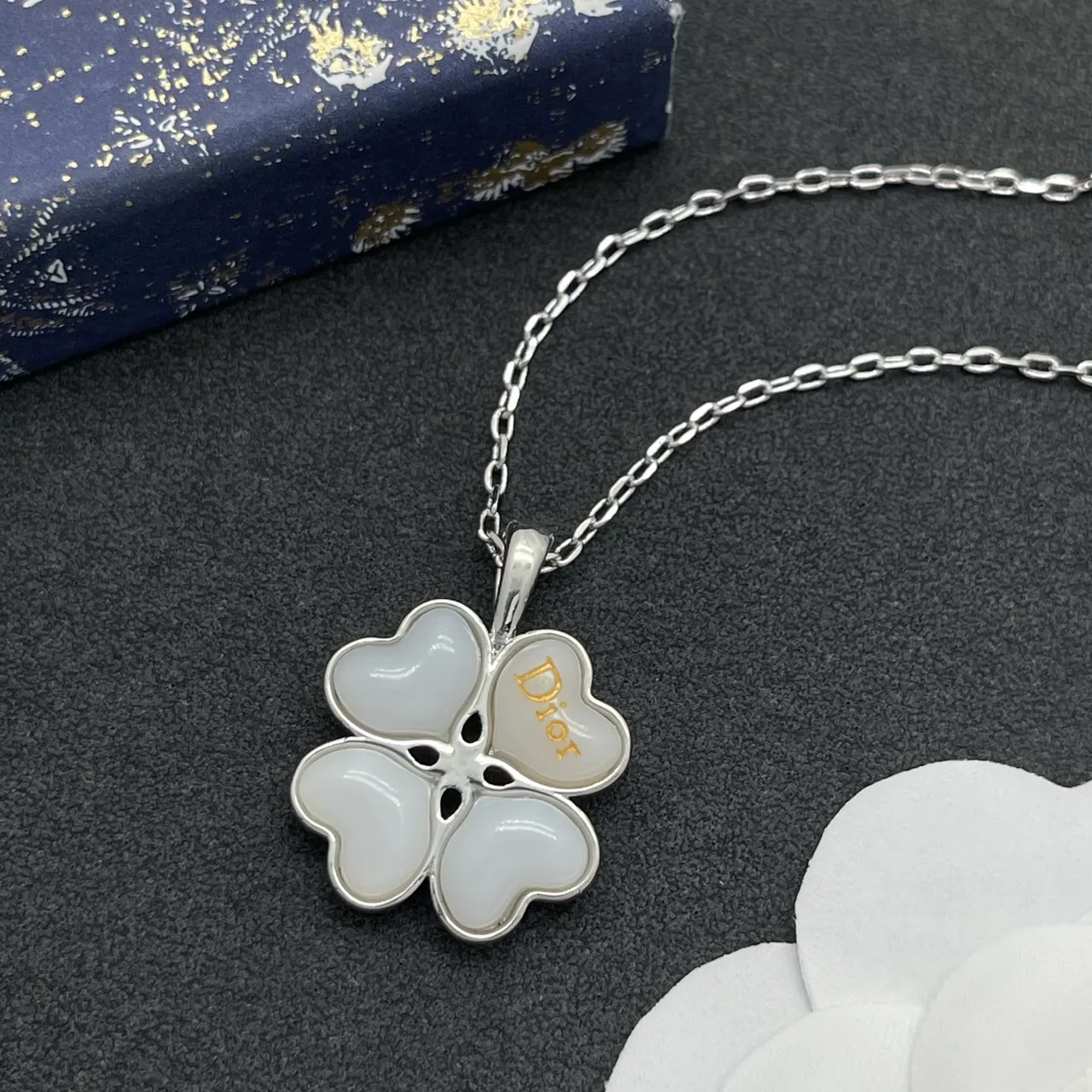 Dior Silver White Four-Leaf Clover Pendant Heart-Shaped Petals Necklace 6