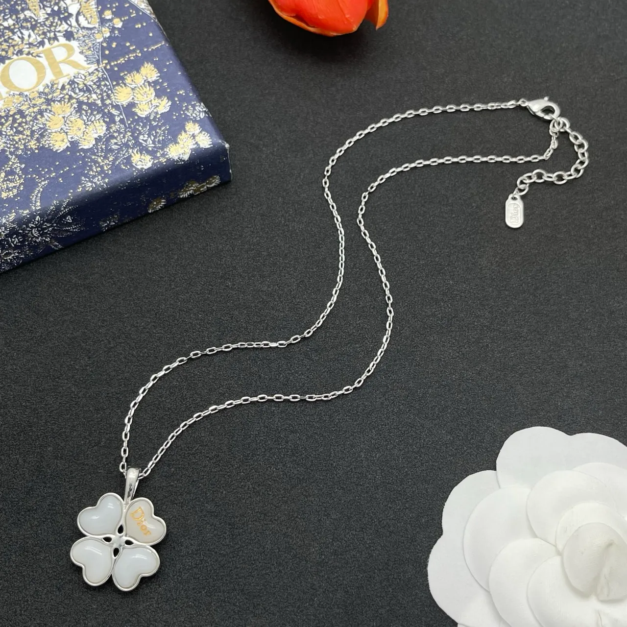 Dior Silver White Four-Leaf Clover Pendant Heart-Shaped Petals Necklace 7
