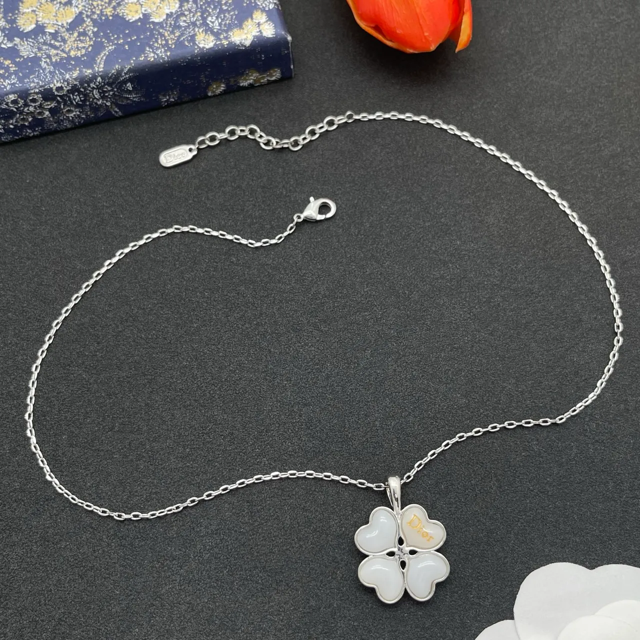 Dior Silver White Four-Leaf Clover Pendant Heart-Shaped Petals Necklace 8