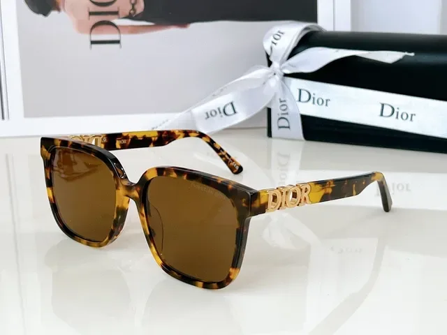 Dior Square Oversized Tortoiseshell Sunglasses 1