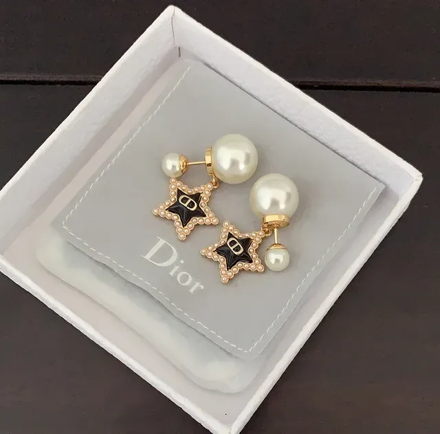 Dior أقراط بنمط النجمة مع لؤلؤ ومينا أسود 3