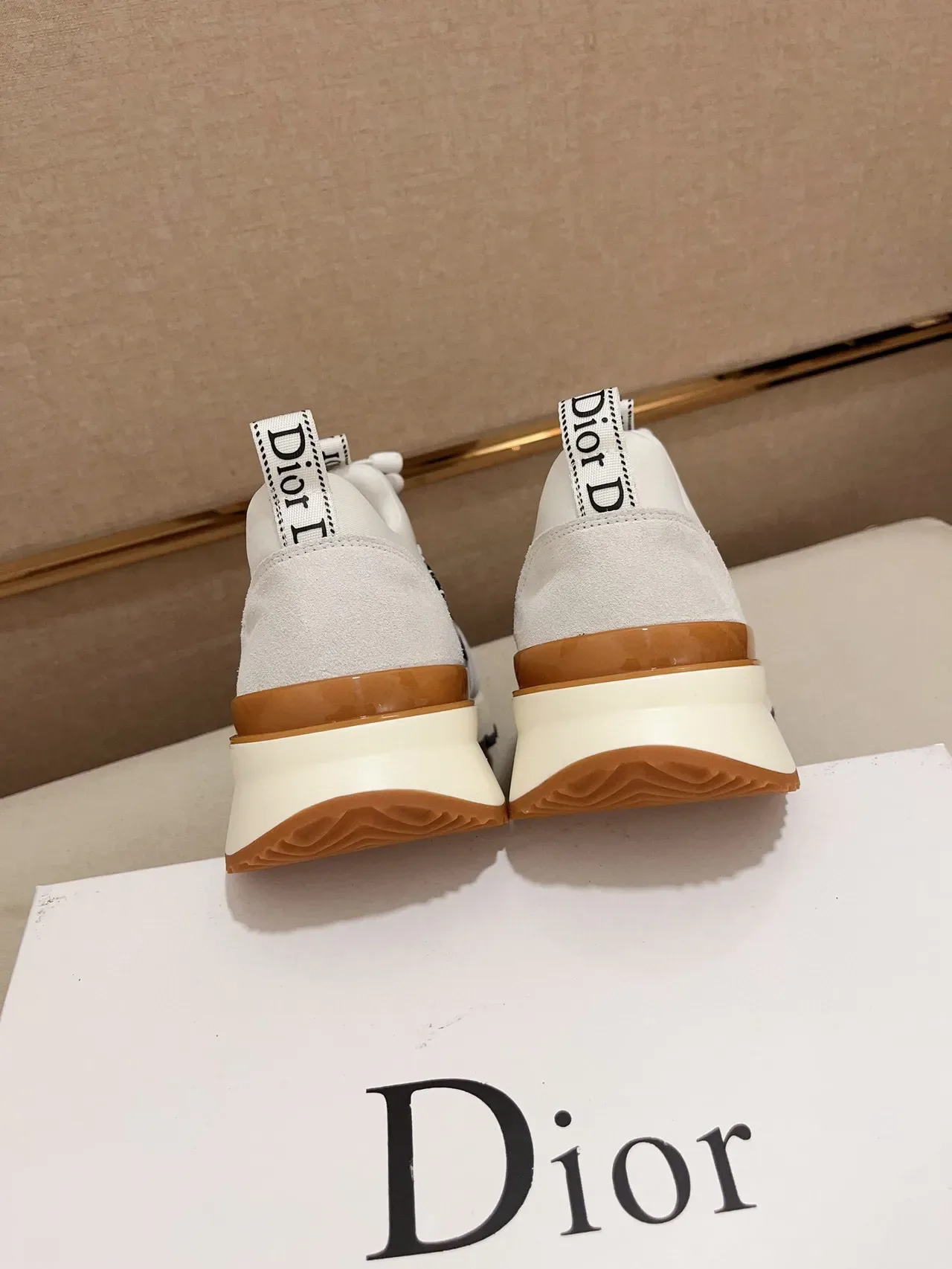 Dior Tênis Brancos e Negros Sem Cadarço Estilo Slip-On Monograma Oblíquo Painel Jacquard Lifestyle 8