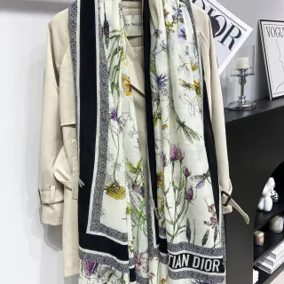Dior Pañuelo de Seda con Bordes Franjados y Estampado Botánico Multicolor